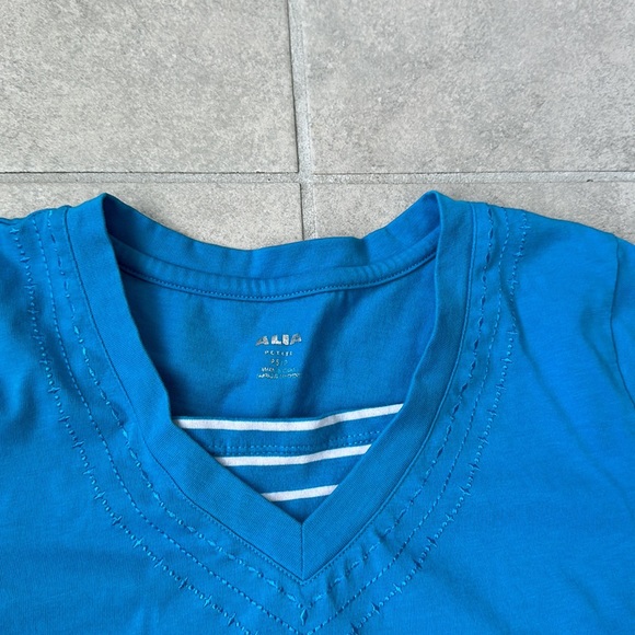 Alia Women’s Petite PS Blue Shirt - Picture 3 of 9